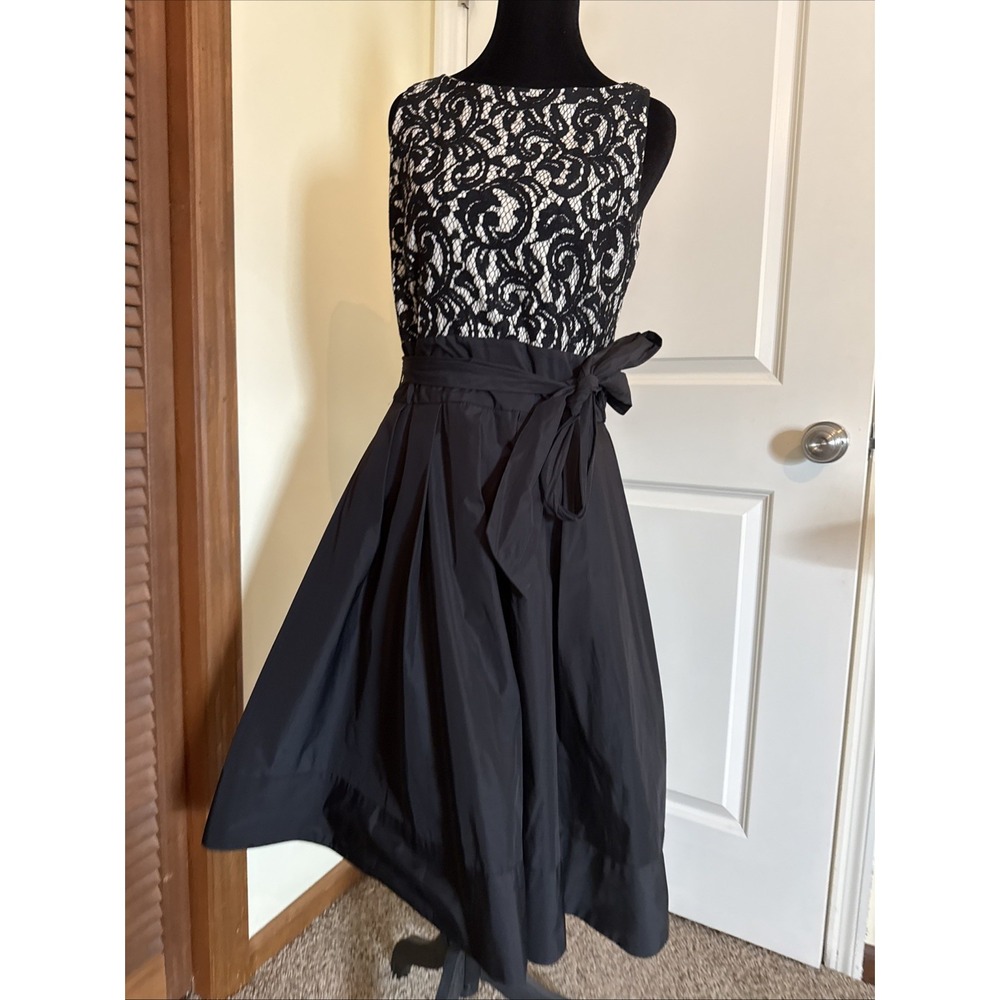 Lauren Ralph Lauren Black & White Lace Fit and Flare Cocktail Dress Belted Sz 6